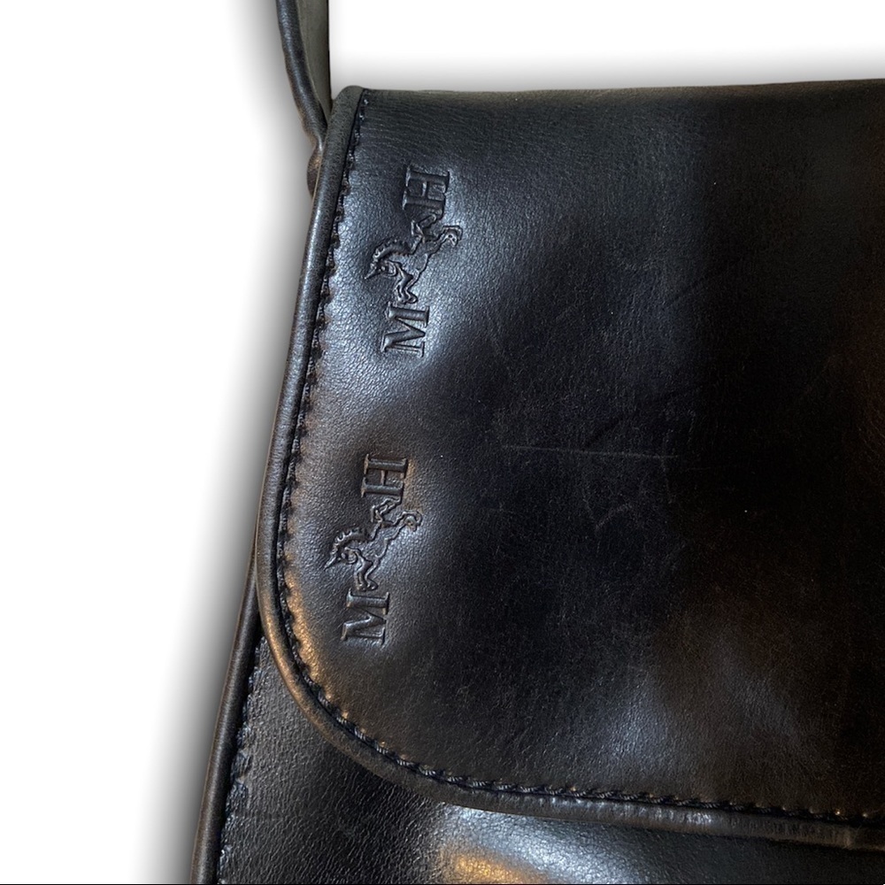 Mario Hernandez purse